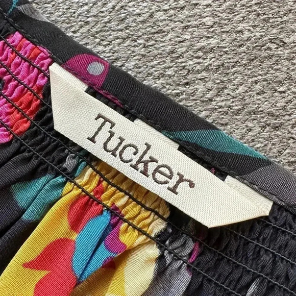 Tucker 100% Silk Black Floral Long Sleeve Button Down Blouse - Picture 5 of 10